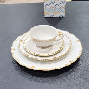 4 PIECE VINTAGE WINTERLING PORCELAIN 'DUTCHESS' SET with GOLD TRIM